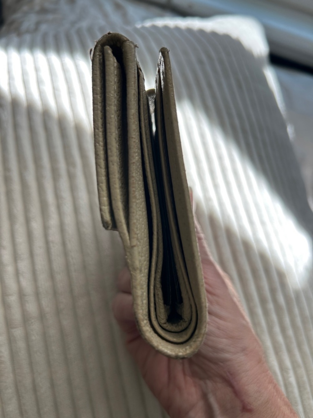 7008. Authentic Gucci Beige & Brown MonoCompact Wallet w/Gold Hardware. - Picture 10 of 11